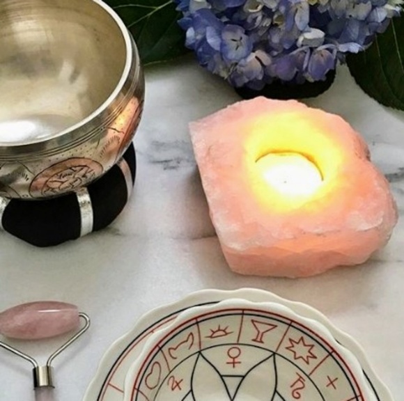 Rose Quartz Container - Picture 2 of 3